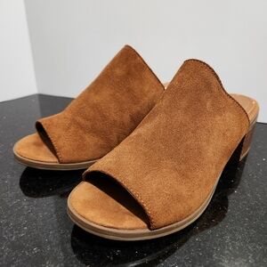 Steve Madden leather slides